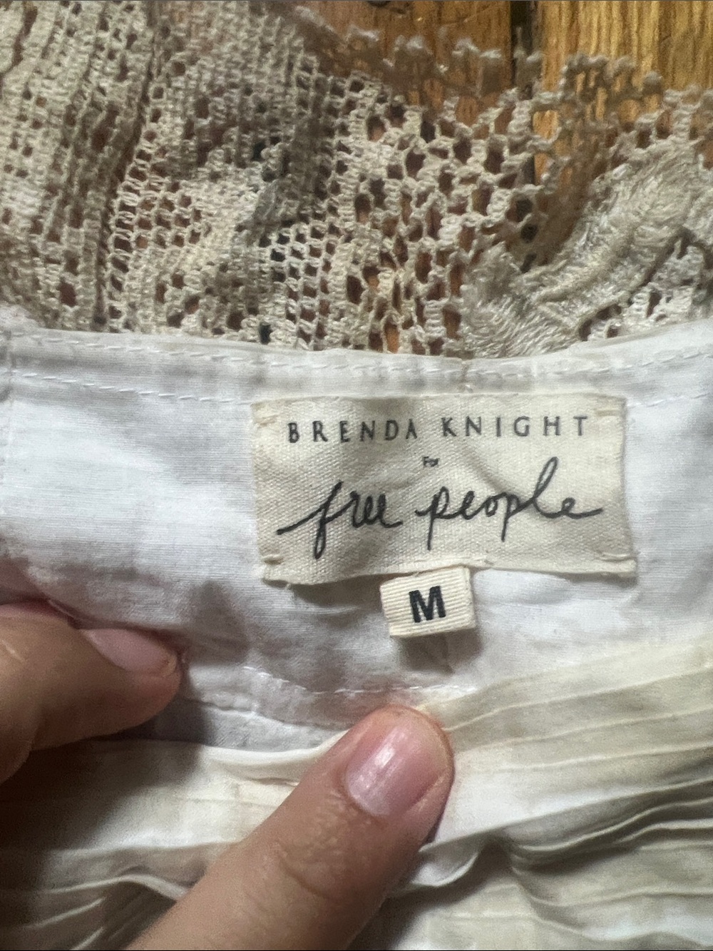 Free People x Brenda Knight Textured White Lace Mini Skirt - Picture 2 of 3